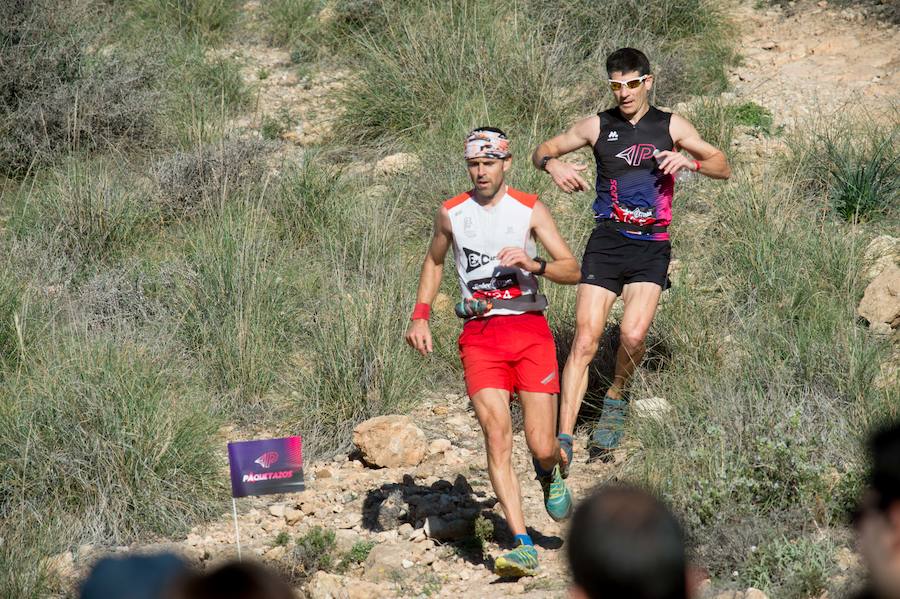 Repite triunfo en el maratón, por delante de Manuel López, que se abrió la cabeza al chocar contra una señal de tráfico