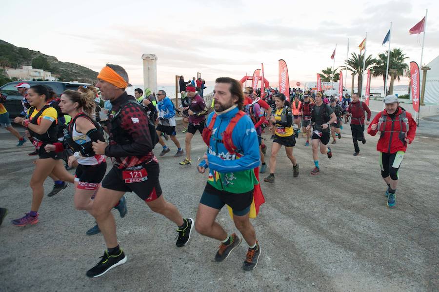 Repite triunfo en el maratón, por delante de Manuel López, que se abrió la cabeza al chocar contra una señal de tráfico