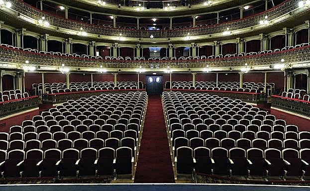 Patio de butacas del Teatro Romea, donde se escenificaran los musicales de 'La dama y el vagabundo' y 'Ratón Pérez. El enigma del tiempo'.