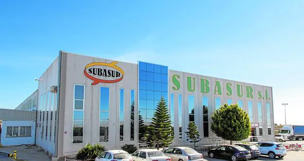 Sede central de la compañía en el paraje La Tejera, localizado en la carretera de Torre Pacheco a Balsicas. Subasur