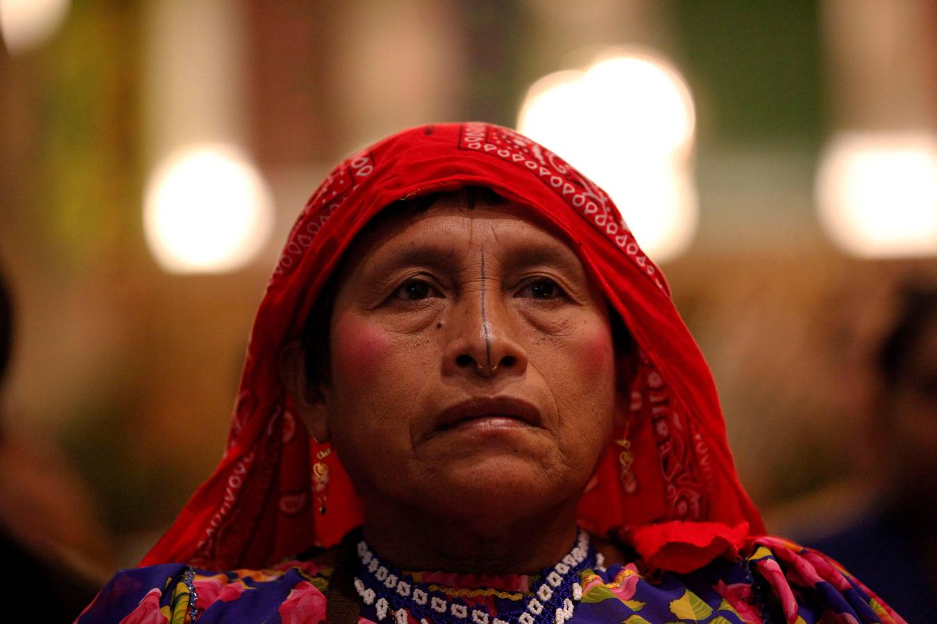 Indígenas Embera participan en el VII Congreso Territorial Mesoamericano, en Ciudad de Panamá (Panamá). Líderes indígenas colombianos dijeron estar intranquilos por la falta de recursos para la implementación del acuerdo de paz firmado entre el Gobierno y las FARC, un «retroceso» que puede llevar a que resurja o se recrudezca el conflicto.