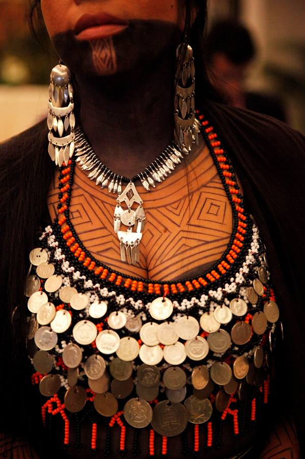 Indígenas Embera participan en el VII Congreso Territorial Mesoamericano, en Ciudad de Panamá (Panamá). Líderes indígenas colombianos dijeron estar intranquilos por la falta de recursos para la implementación del acuerdo de paz firmado entre el Gobierno y las FARC, un «retroceso» que puede llevar a que resurja o se recrudezca el conflicto.