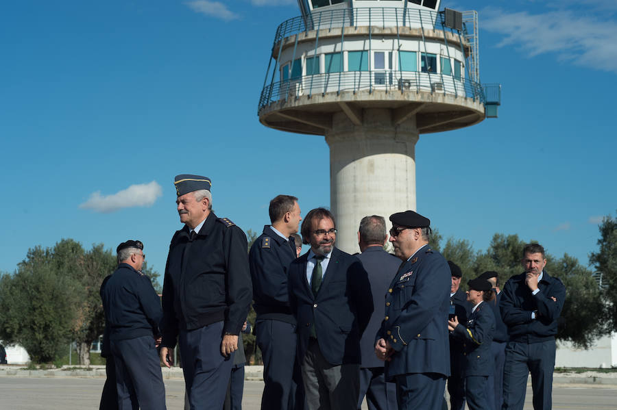 Al acto han asistido el consejero Pedro Rivera y el capitan de la patrulla aguila junto a coronel de la base