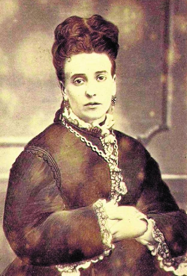 Bella. Retrato de la mecenas y anfitriona Leonor Guerra.