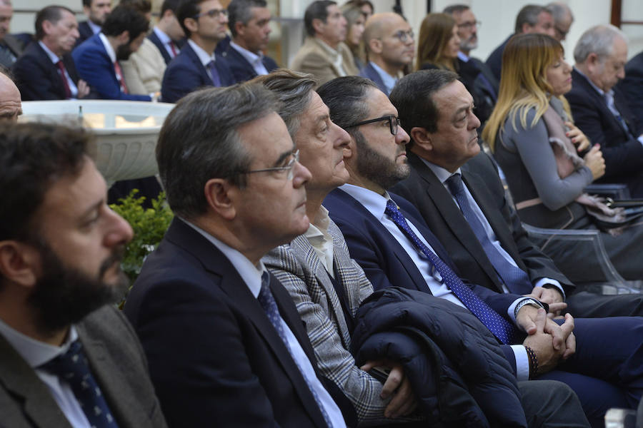 El jefe del Ejecutivo regional, Fernando López Miras, anuncia durante su intervención en el Foro Nueva Murcia que el Consejo de Gobierno estudiará este miércoles el recurso contra el 'trasvase cero'
