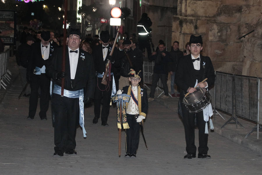 La procesión de la Patrona, los nuevos nombramientos y los fuegos artificiales cautivan al público en el día grande de las fiestas