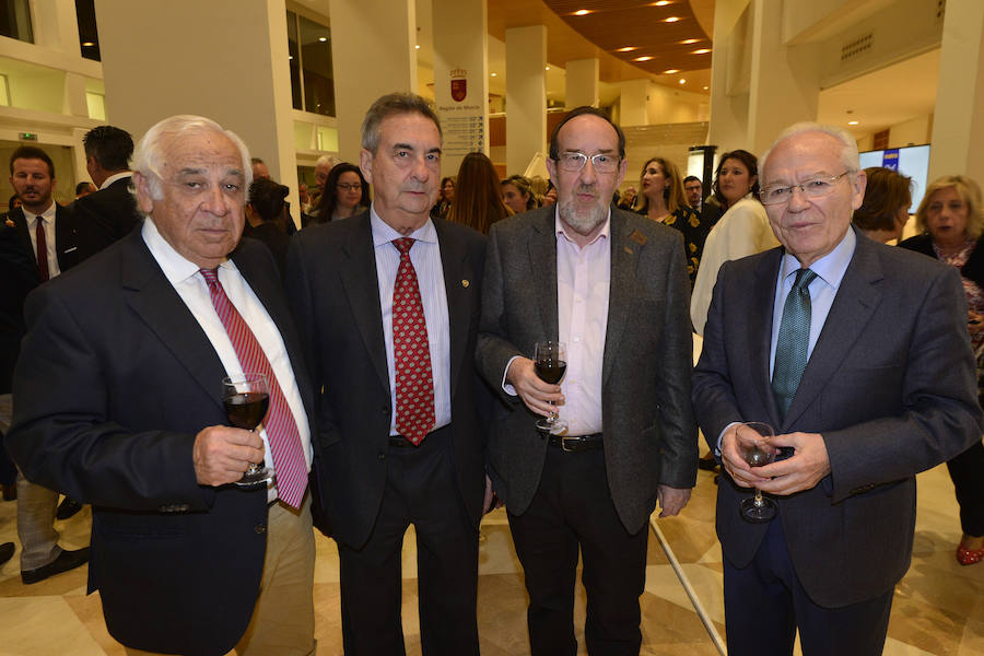 El Auditorio Víctor Villegas se llena de sentimientos desbordados en la ceremonia de entrega de la tercera edición de los Premios de Gastronomía convocados por 'La Verdad'
