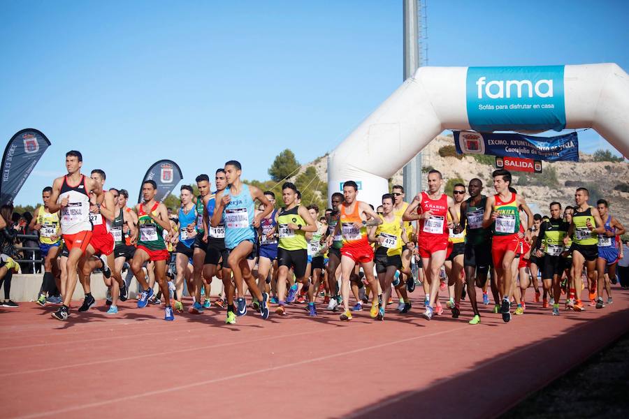 El corredor de Baréin y la etíope ganan con autoridad la carrera en el Altiplano | La prueba, incluida en el calendario de campo a través de la Federación Española, reunió a 2.000 atletas de catorce categorías 