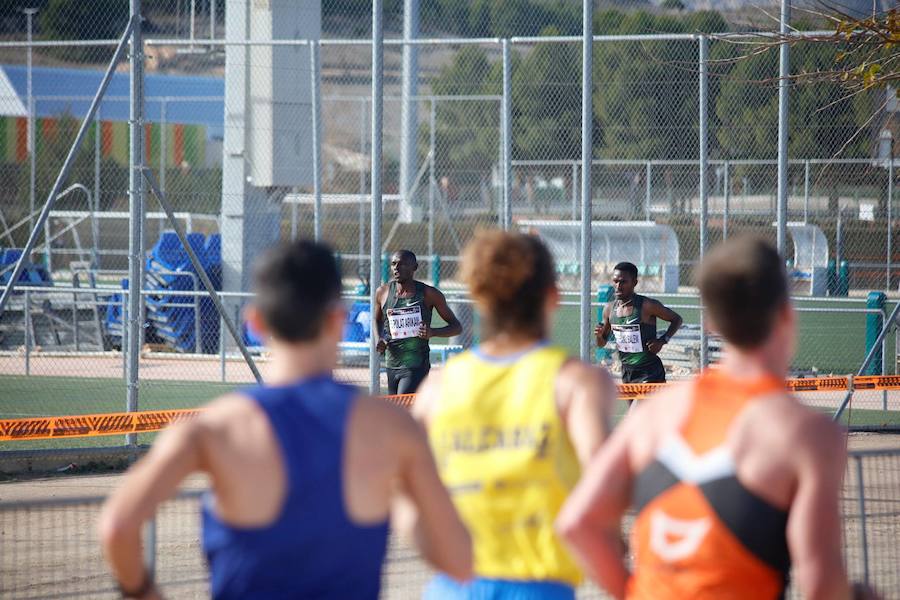 El corredor de Baréin y la etíope ganan con autoridad la carrera en el Altiplano | La prueba, incluida en el calendario de campo a través de la Federación Española, reunió a 2.000 atletas de catorce categorías 