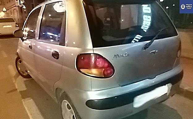 Uno de los vehículos interceptados en la madrugada de este martes.