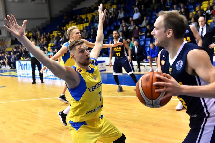 El UCAM mantiene a sus seguidores en vilo durante un encuentro muy reñido