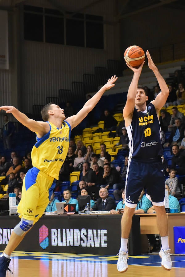 El UCAM mantiene a sus seguidores en vilo durante un encuentro muy reñido