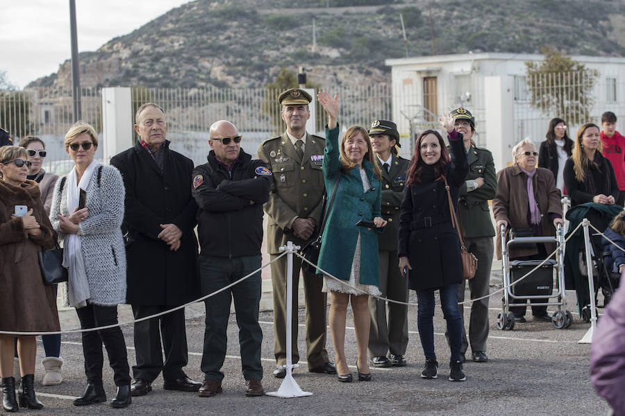 El jefe del Estado Mayor de la Armada despide al buque en el muelle de La Curra de Cartagena