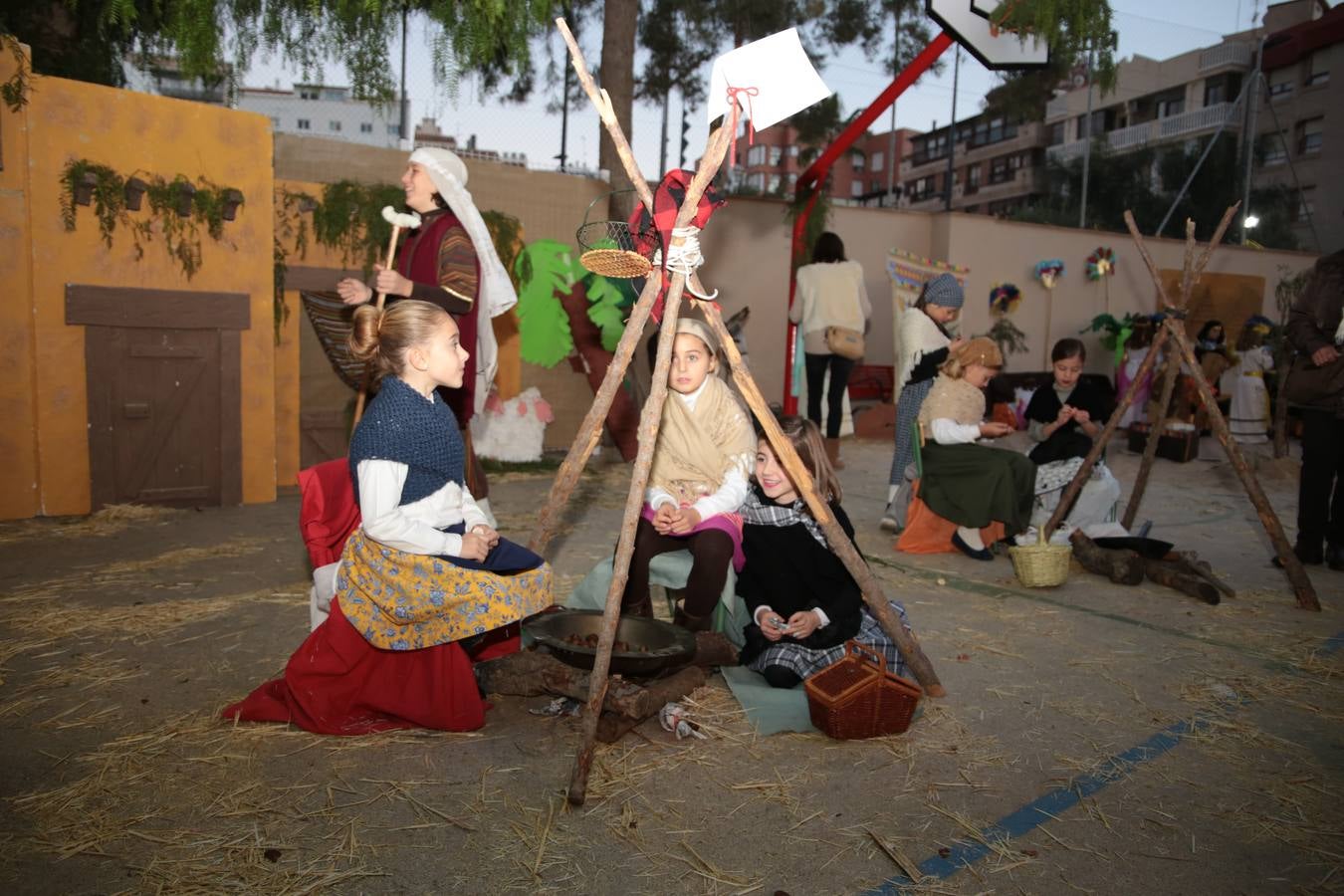 Unos cuatrocientos niños del colegio de San Francisco han recreado los principales pasajes del nacimiento de Jesús