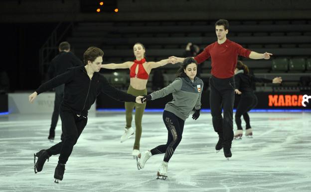 Galería. Elenco de 'Revolution on Ice' durante los ensayos.