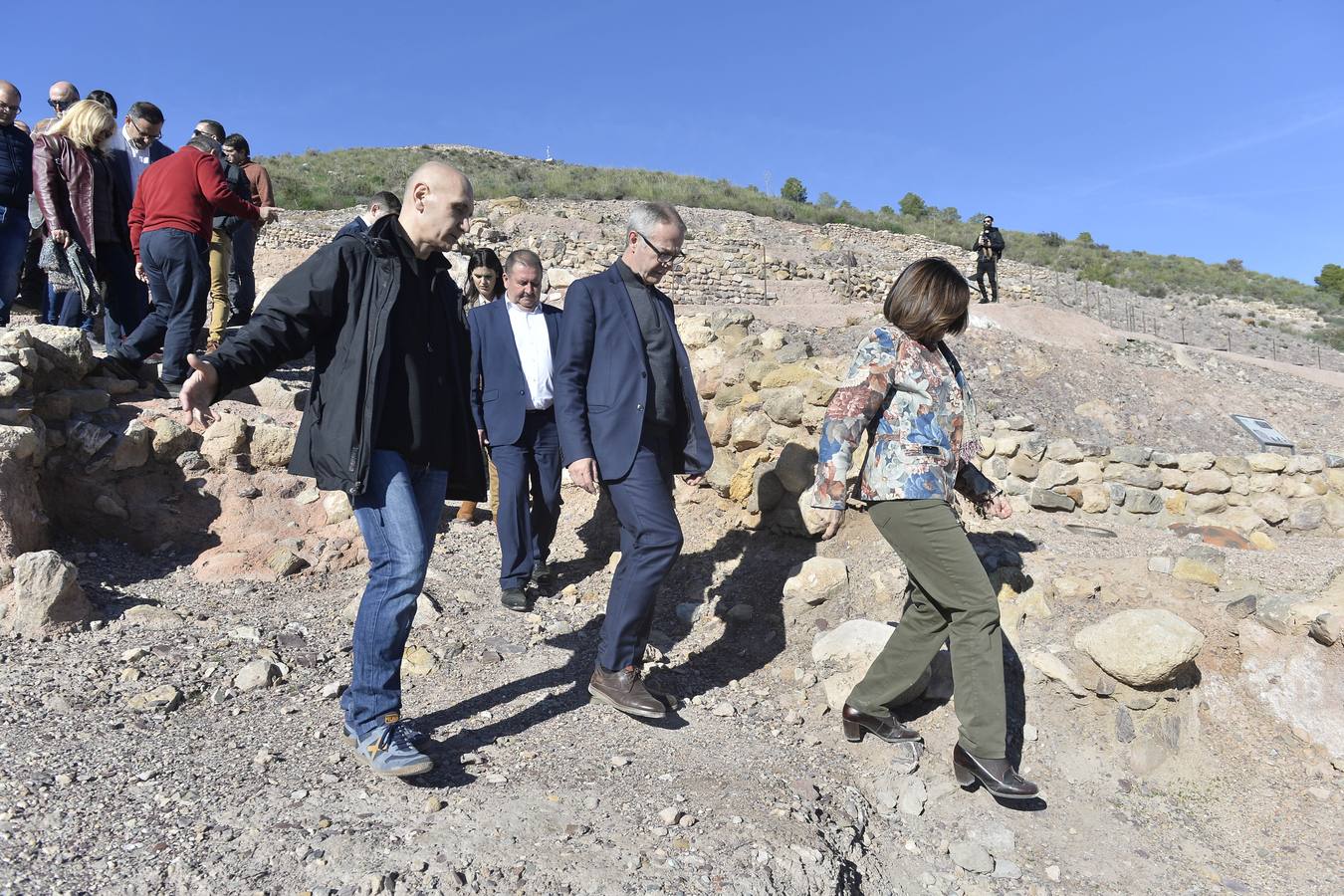 Guirao ha concretado que el objetivo del recorrido es mostrar su apoyo a los científicos que están excavando y analizando «uno de los grandes descubrimientos de esta época»