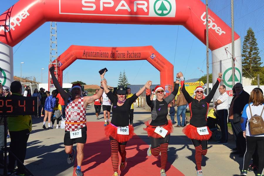 El corredor del Mobel Automenor Running Team completó los 5 kilómetros en 16:15 minutos, mientras que la primera en categoría femenina, del mismo club, hizo una marca de 19:30