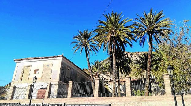 Estado actual en el que se encuentra la Casa de la Condesa, en la calle Calvo Sotelo. 