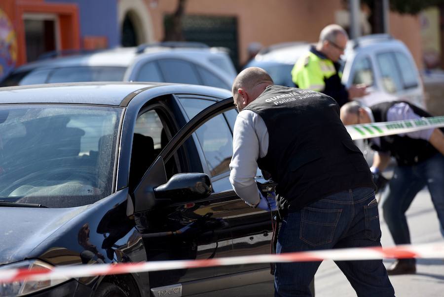 25/02/2018. Asesinato machista. Cita a su expareja, de 26 años y vecina de Las Torres de Cotillas, para pagarle la pensión y la tirotea en el coche. 