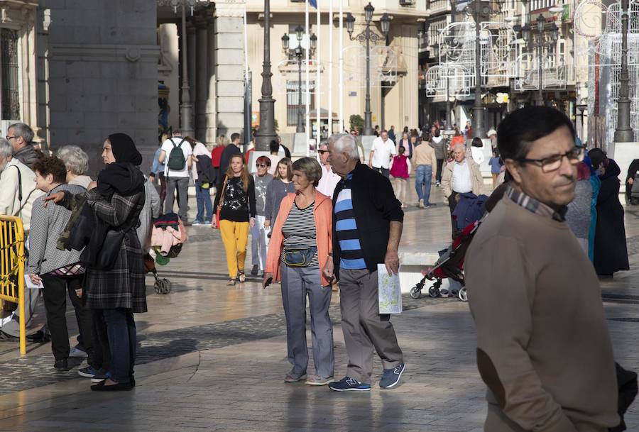 El buque Aidamar, perteneciente a la naviera alemana Aida Cruises, llegó procedente de Lisboa con más de 2.500 pasajero