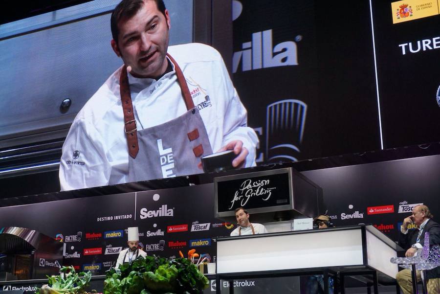 23/01/2018. Los chefs murcianos brillan en la feria gastronómica Madrid Fusión. David López muestra las posibilidades de cocina del chato murciano en el escenario principal. 