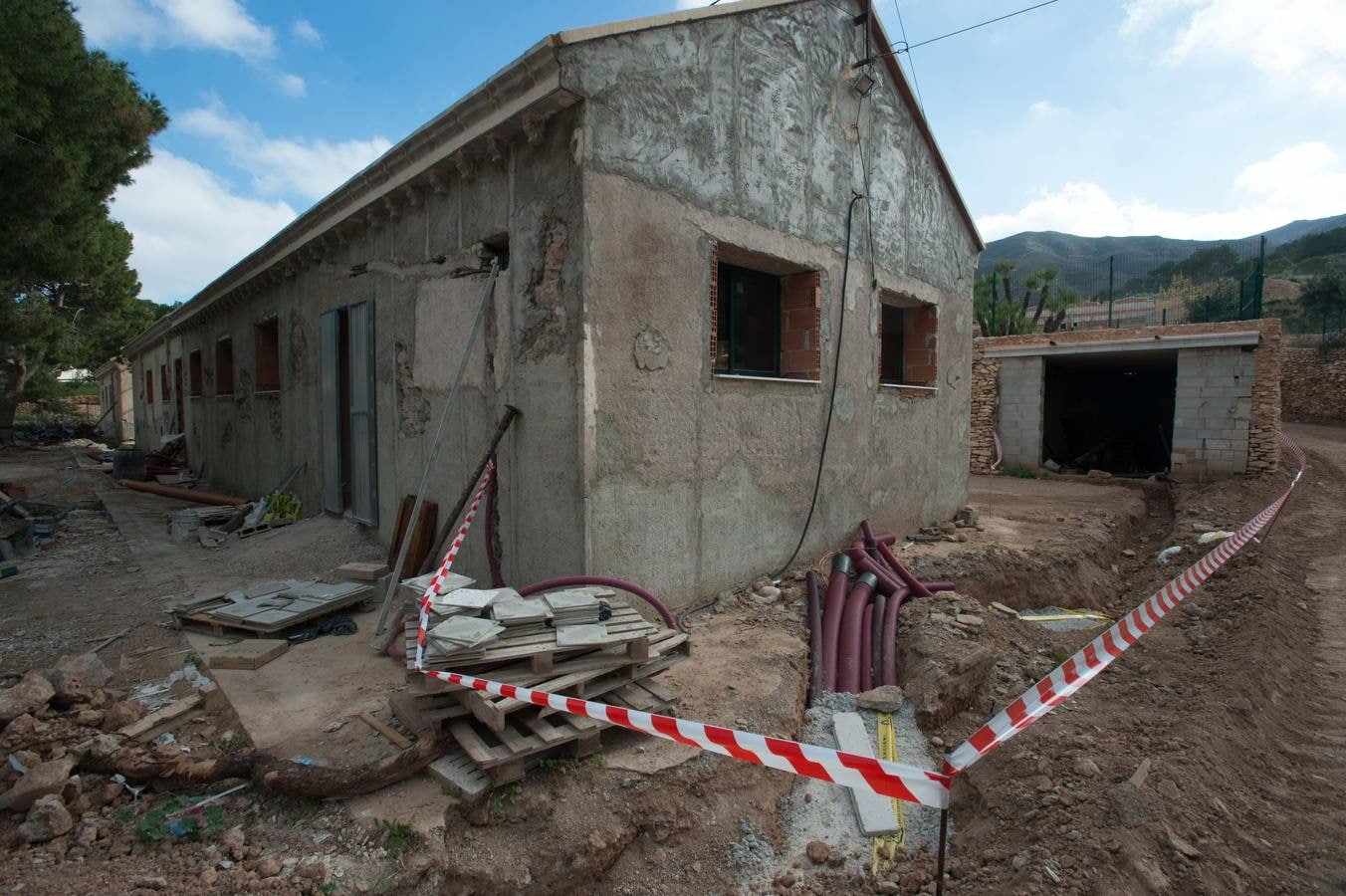 Un empresario local restaura los antiguos barracones militares de Campillo de Adentro y les da uso vacacional
