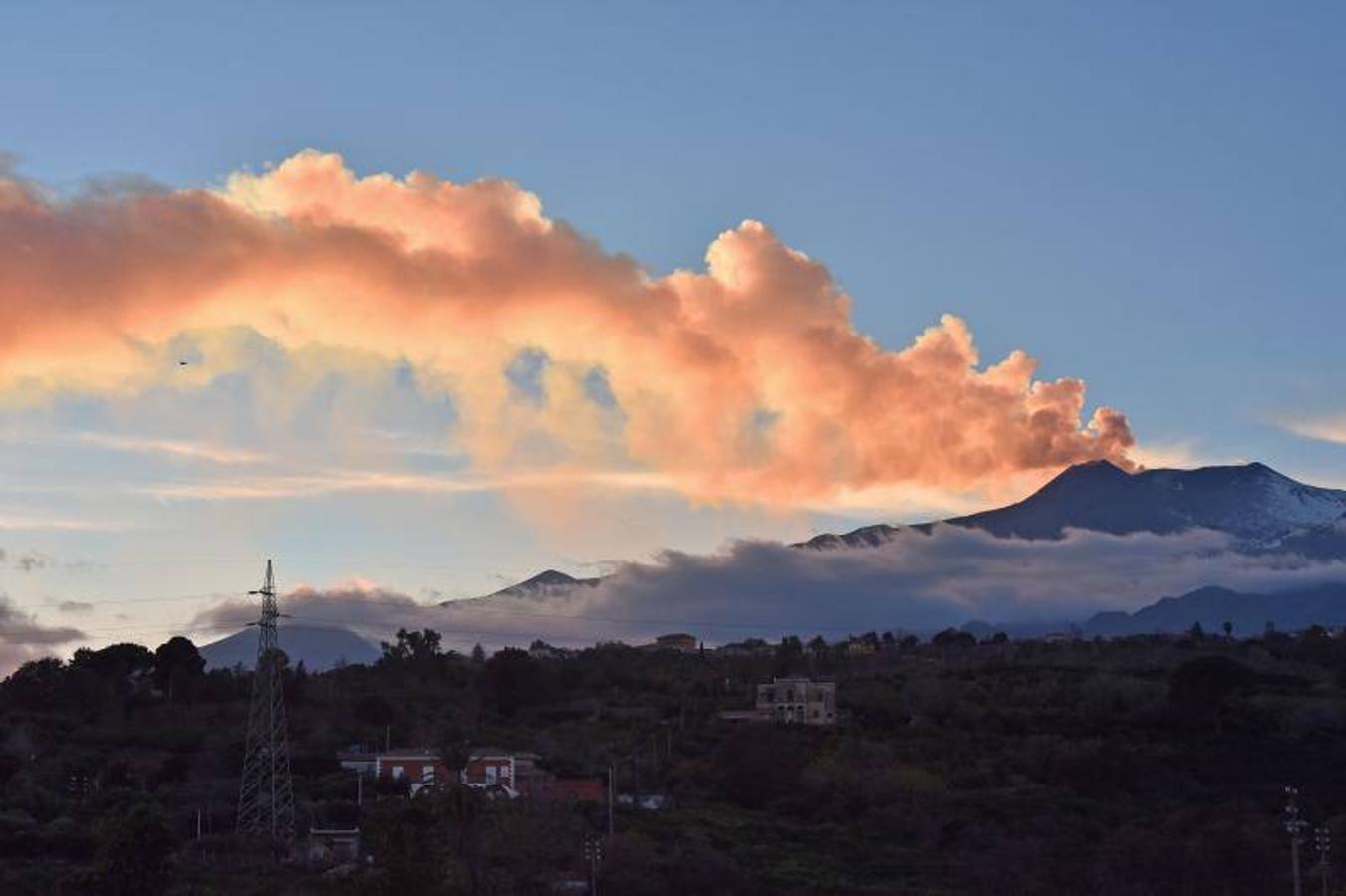 El presidente de la región italiana declara el estado de calamidad después del terremoto de 4,8 grados vinculado a la erupción del volcán