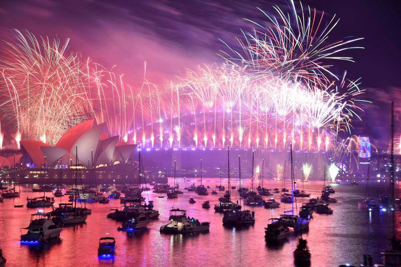 Oceanía, con la espectacular bahía de Sídney a la cabeza, abrió los festejos para despedir 2018 y dar la bioenvenida a un 2019 que se prevé lleno de incertidumbres