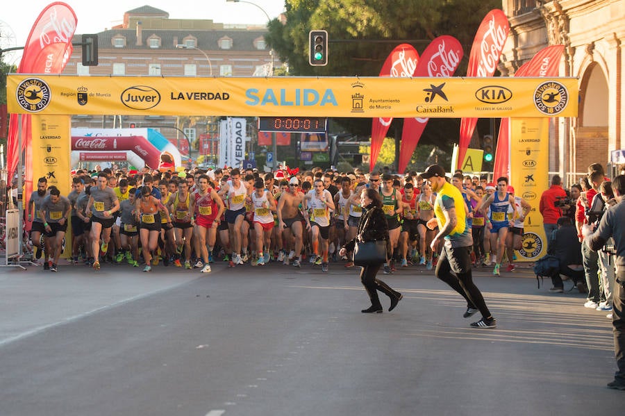 El deporte, los disfraces y el buen ambiente que reina en la San Silvestre tomaron el mando en la culminación perfecta del año para más de 4.500 corredores que estaban apuntados a la prueba de unos 6,5 kilómetros por el centro de la ciudad