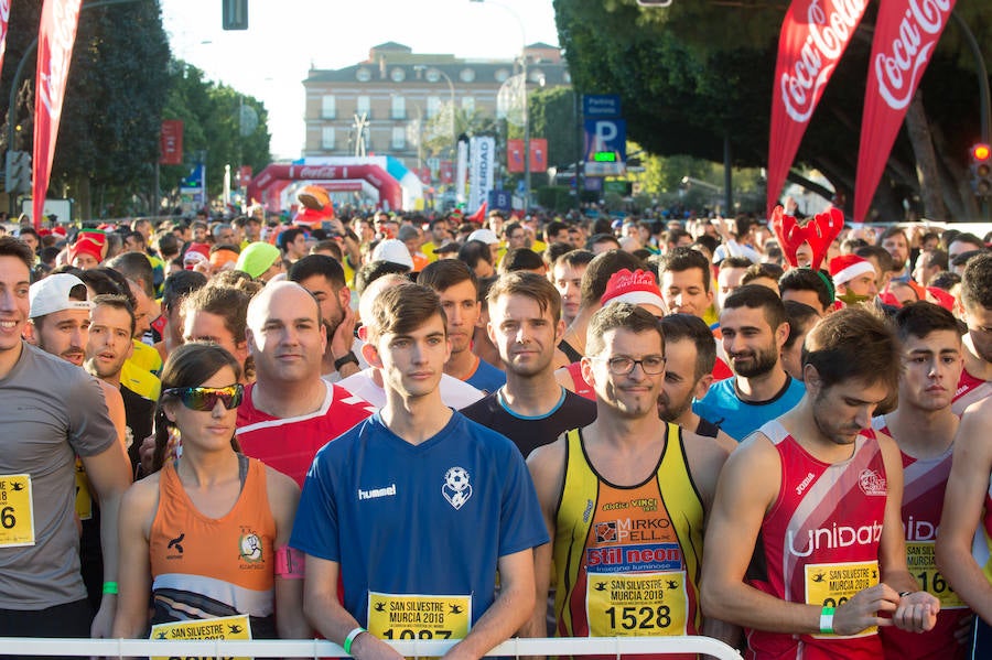 El deporte, los disfraces y el buen ambiente que reina en la San Silvestre tomaron el mando en la culminación perfecta del año para más de 4.500 corredores que estaban apuntados a la prueba de unos 6,5 kilómetros por el centro de la ciudad