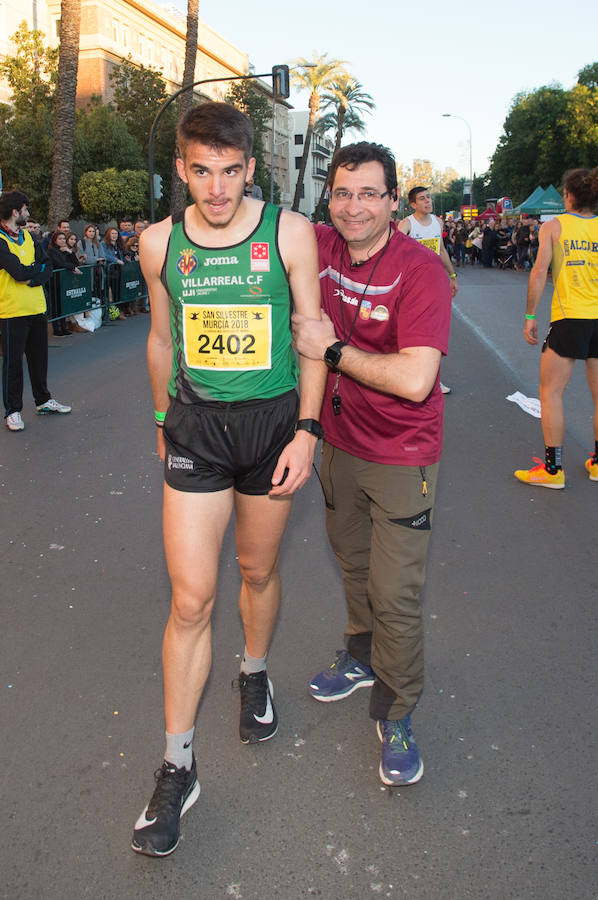 El deporte, los disfraces y el buen ambiente que reina en la San Silvestre tomaron el mando en la culminación perfecta del año para más de 4.500 corredores que estaban apuntados a la prueba de unos 6,5 kilómetros por el centro de la ciudad