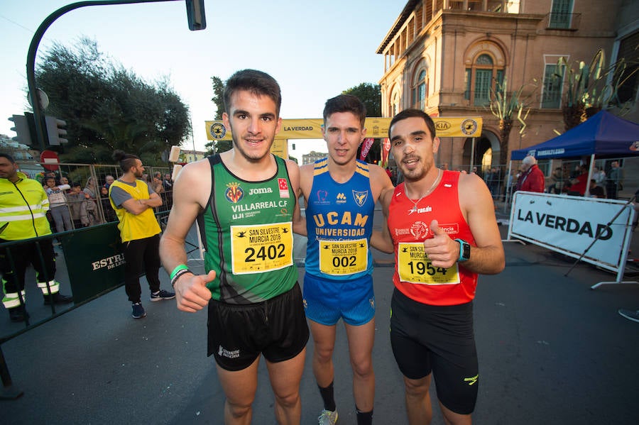 El deporte, los disfraces y el buen ambiente que reina en la San Silvestre tomaron el mando en la culminación perfecta del año para más de 4.500 corredores que estaban apuntados a la prueba de unos 6,5 kilómetros por el centro de la ciudad