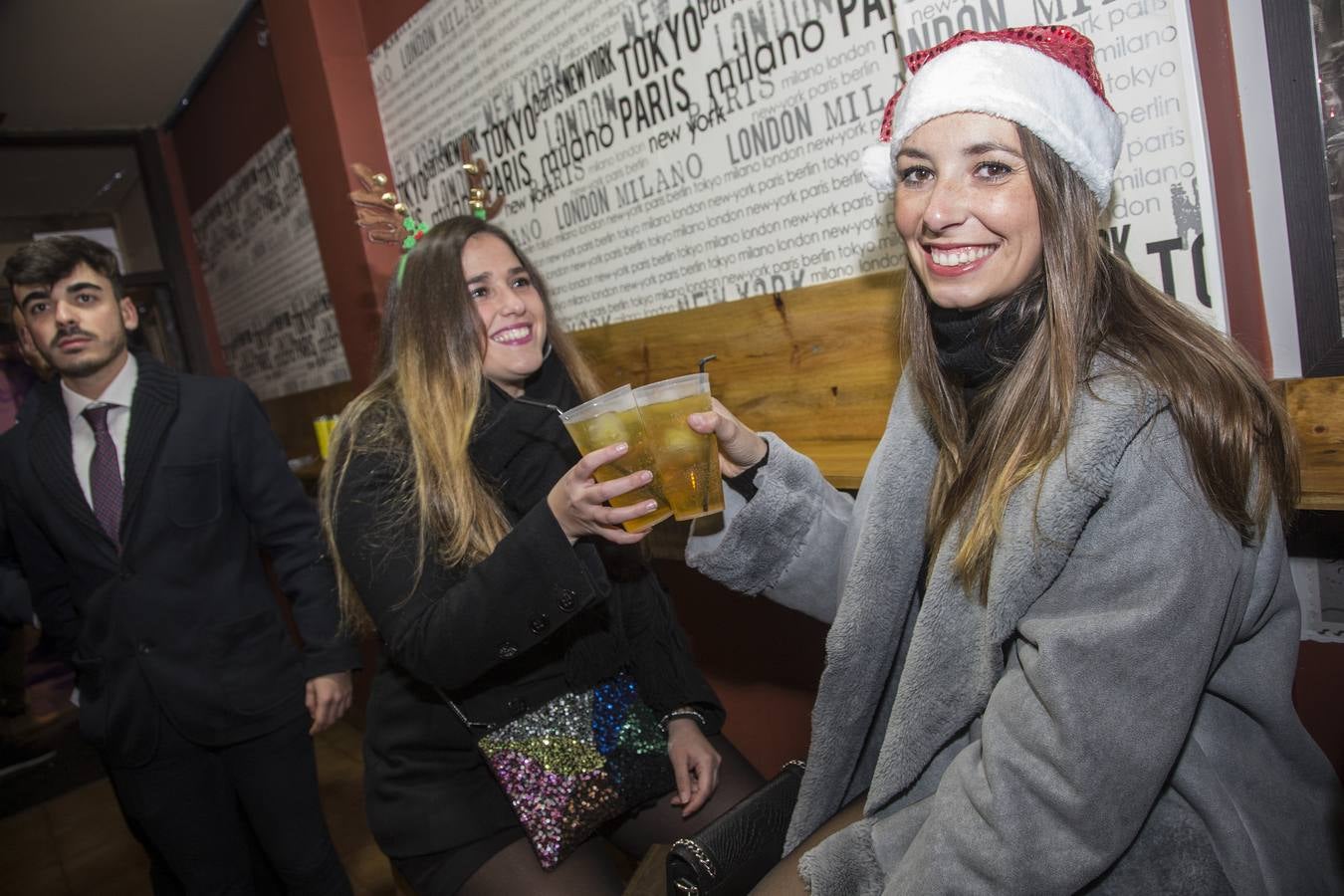 Las fiestas y el cotillón tomaron cartagena en la última noche del año.