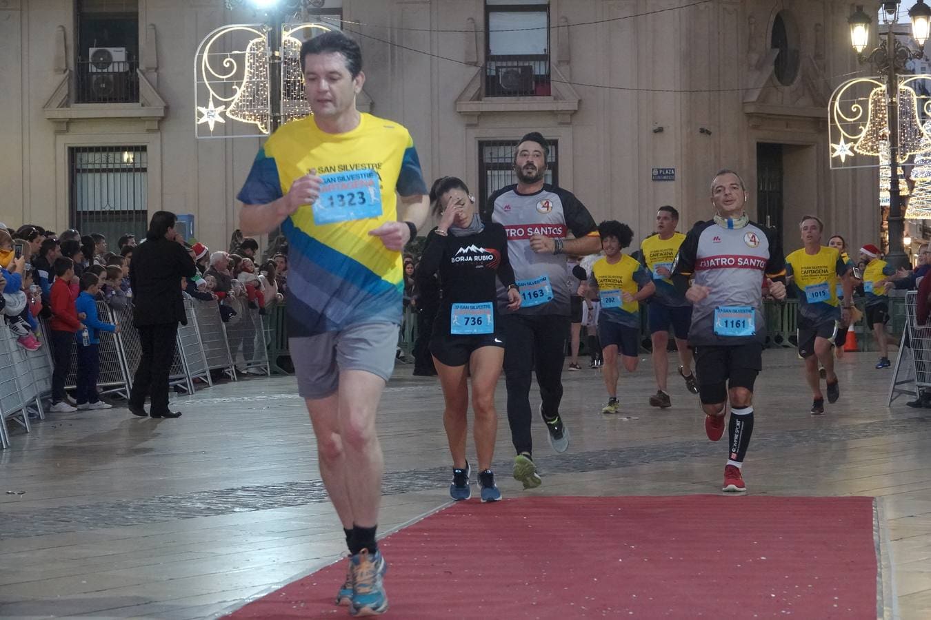 Más de 2.500 corredores convierten la San Silvestre de 2018 en la más concurrida de la historia, con triunfos de José Manuel Cortés y Sandra García Pagán.