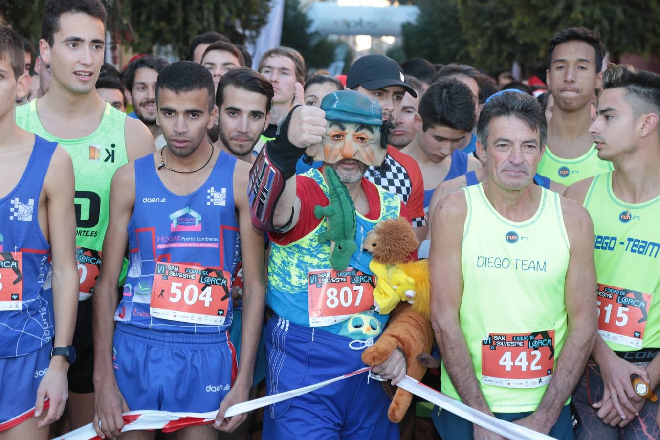 Casi un millar de corredores despiden el año disfrutando del deporte en la Ciudad del Sol por una buena causa