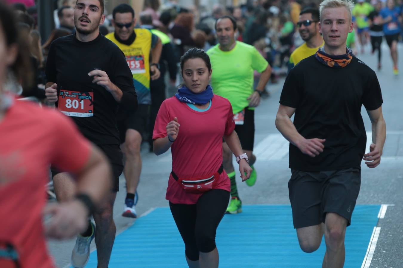 Casi un millar de corredores despiden el año disfrutando del deporte en la Ciudad del Sol por una buena causa