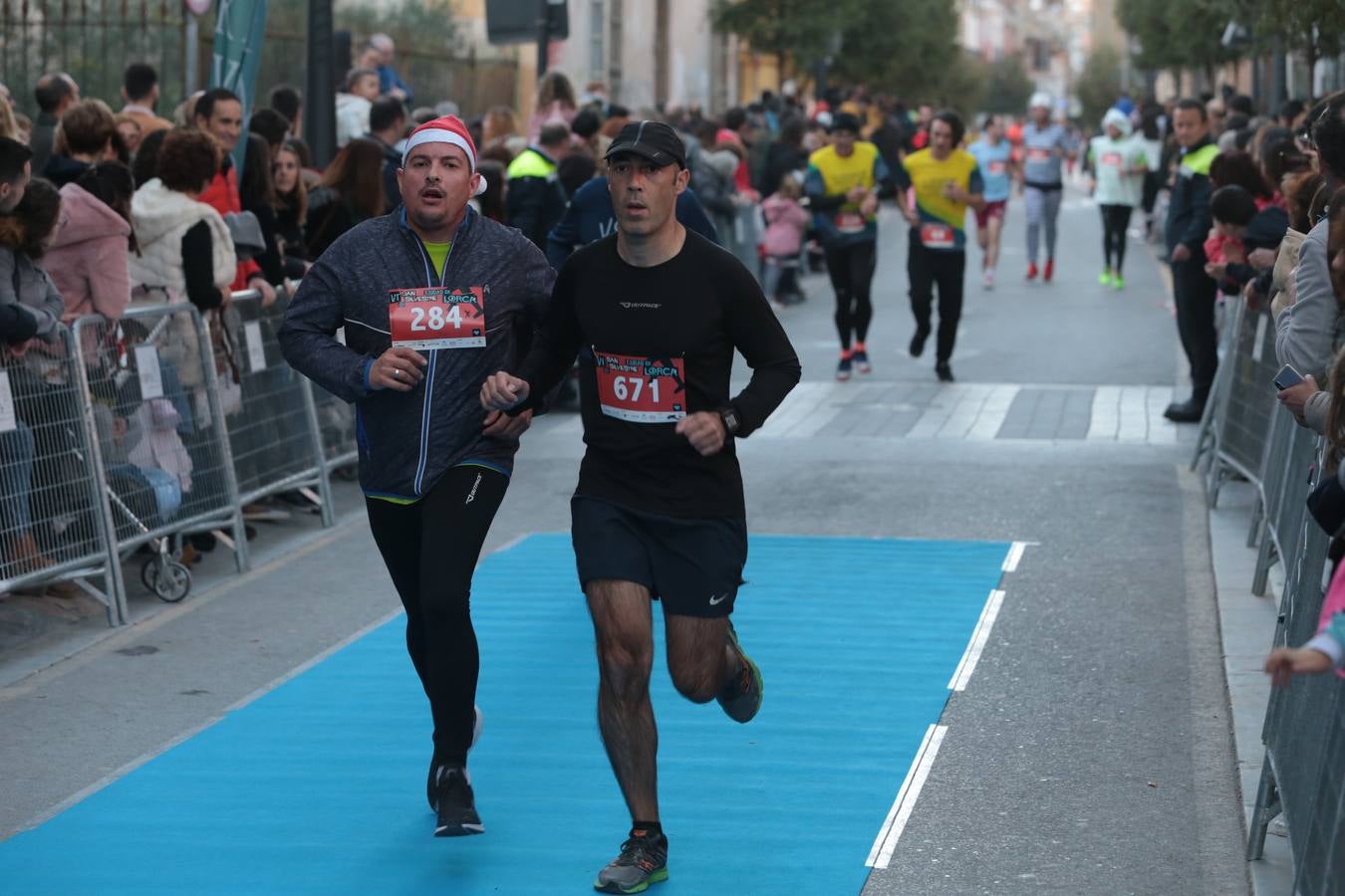 Casi un millar de corredores despiden el año disfrutando del deporte en la Ciudad del Sol por una buena causa