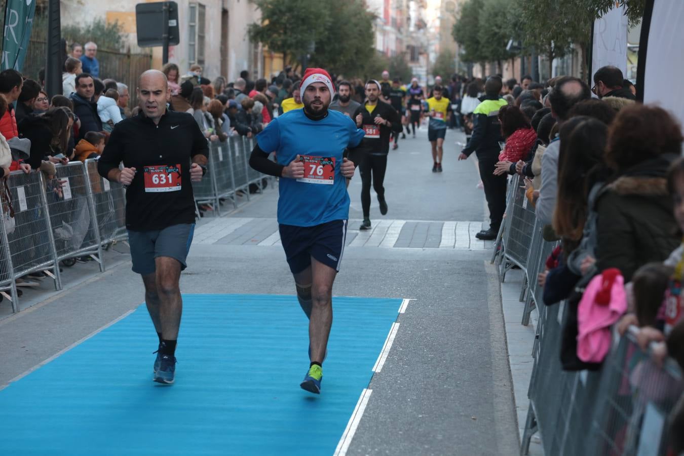 Casi un millar de corredores despiden el año disfrutando del deporte en la Ciudad del Sol por una buena causa