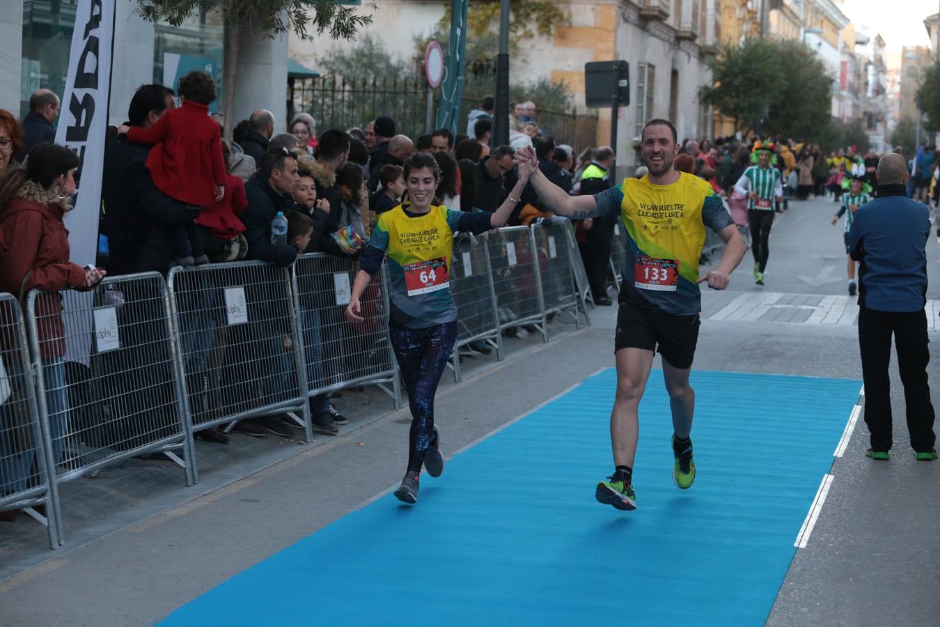 Casi un millar de corredores despiden el año disfrutando del deporte en la Ciudad del Sol por una buena causa