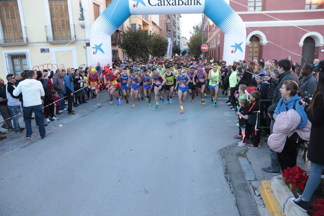 Casi un millar de corredores despiden el año disfrutando del deporte en la Ciudad del Sol por una buena causa