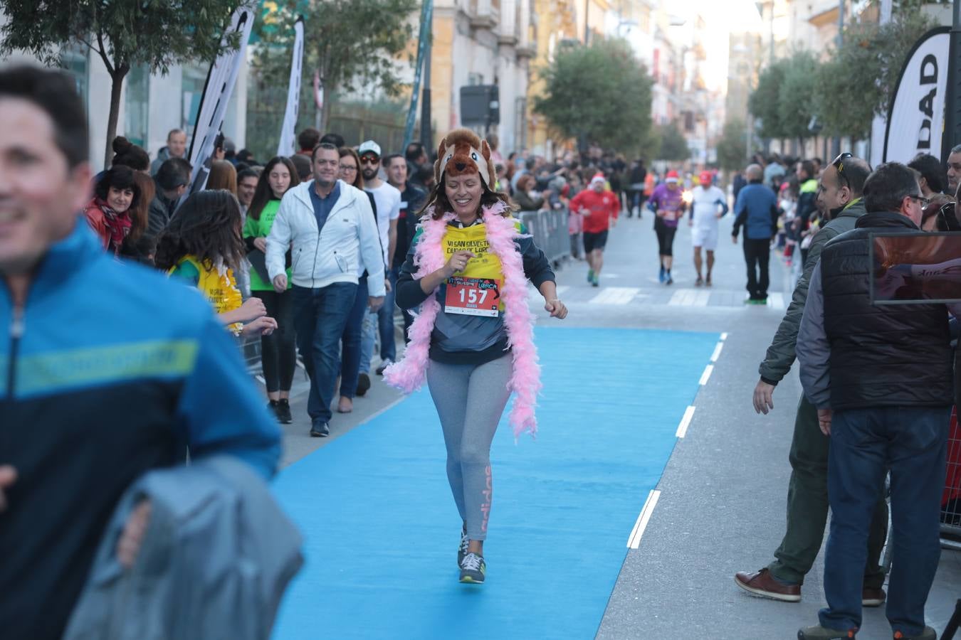 Casi un millar de corredores despiden el año disfrutando del deporte en la Ciudad del Sol por una buena causa