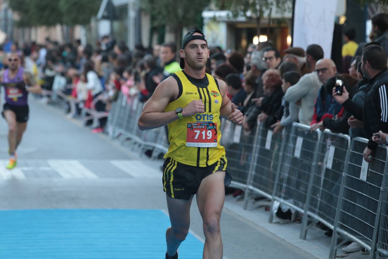 Casi un millar de corredores despiden el año disfrutando del deporte en la Ciudad del Sol por una buena causa