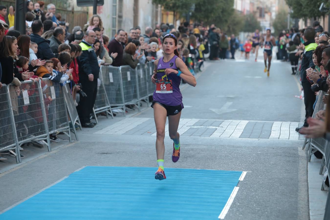 Casi un millar de corredores despiden el año disfrutando del deporte en la Ciudad del Sol por una buena causa