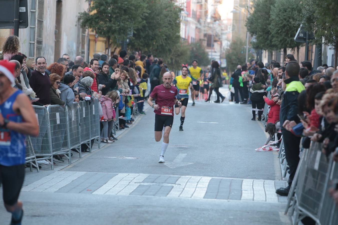 Casi un millar de corredores despiden el año disfrutando del deporte en la Ciudad del Sol por una buena causa