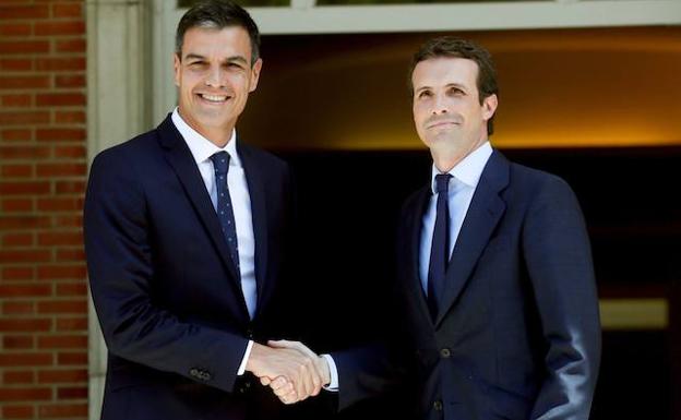 Sánchez y Casado en la Moncloa. 