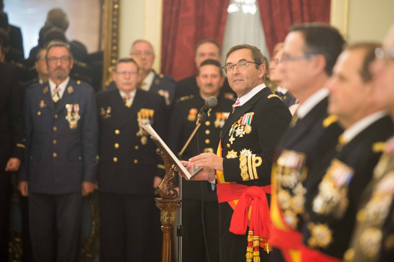 El Almirante de Acción Marítima, vicealmirante Manuel de la Puente Mora-Figueroa, presidió un desfile y una posterior recepción oficial en la sede de Capitanía General