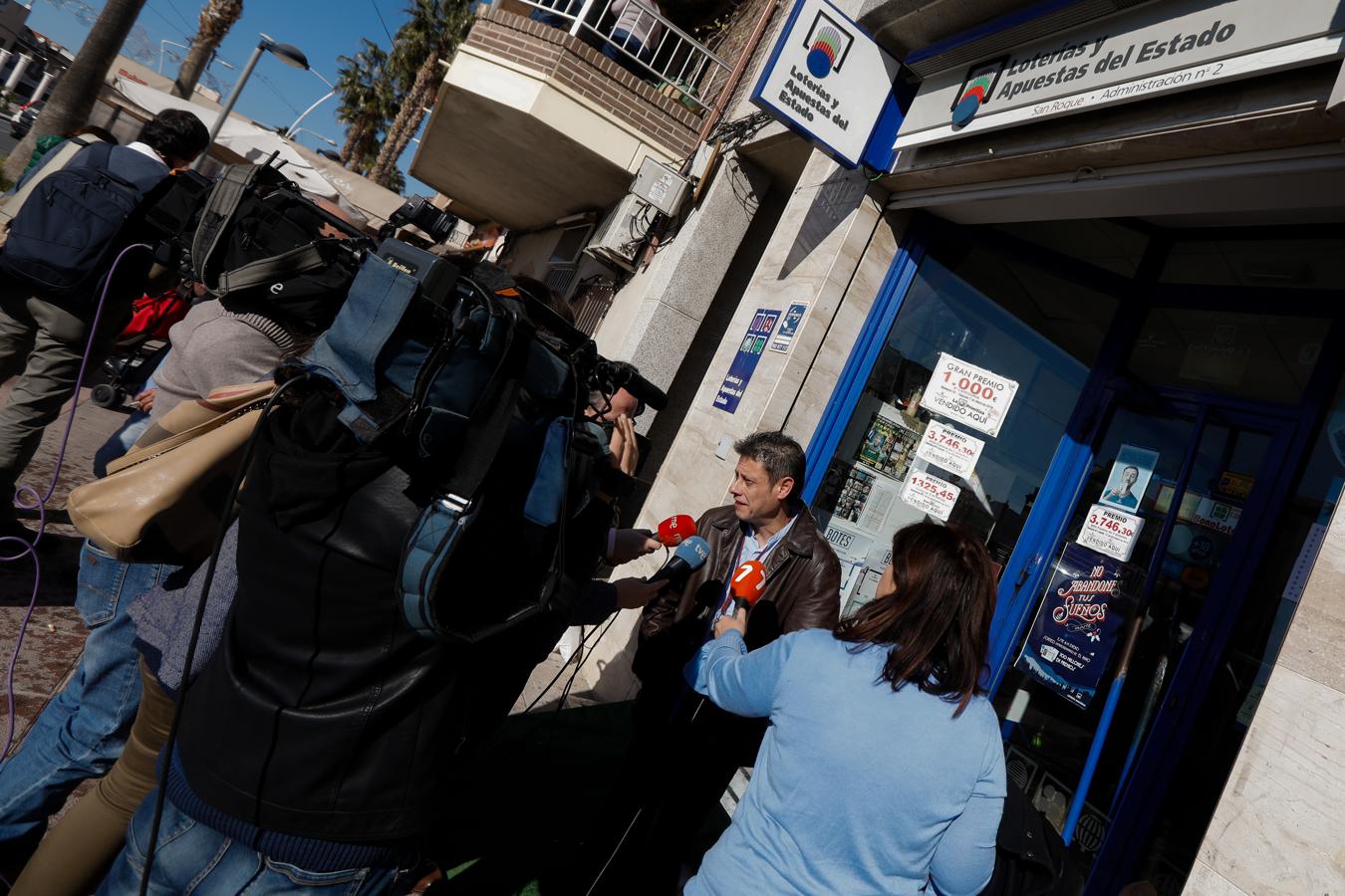 La administración de lotería número 2 de la localidad despachó un único décimo del 61776 a través de terminal electrónico, lo que supone un premio de 75.000 euros