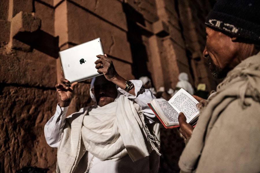 La Navidad ortodoxa etíope llamada Ledet o Genna se celebrará el 7 de enero y atrae peregrinos de todo el país. Las once iglesias excavadas en la roca son uno de los sitios del Patrimonio Mundial de la UNESCO en Etiopía.