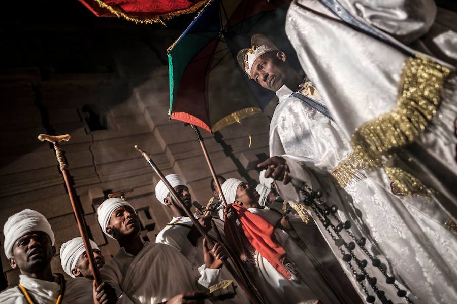 La Navidad ortodoxa etíope llamada Ledet o Genna se celebrará el 7 de enero y atrae peregrinos de todo el país. Las once iglesias excavadas en la roca son uno de los sitios del Patrimonio Mundial de la UNESCO en Etiopía.