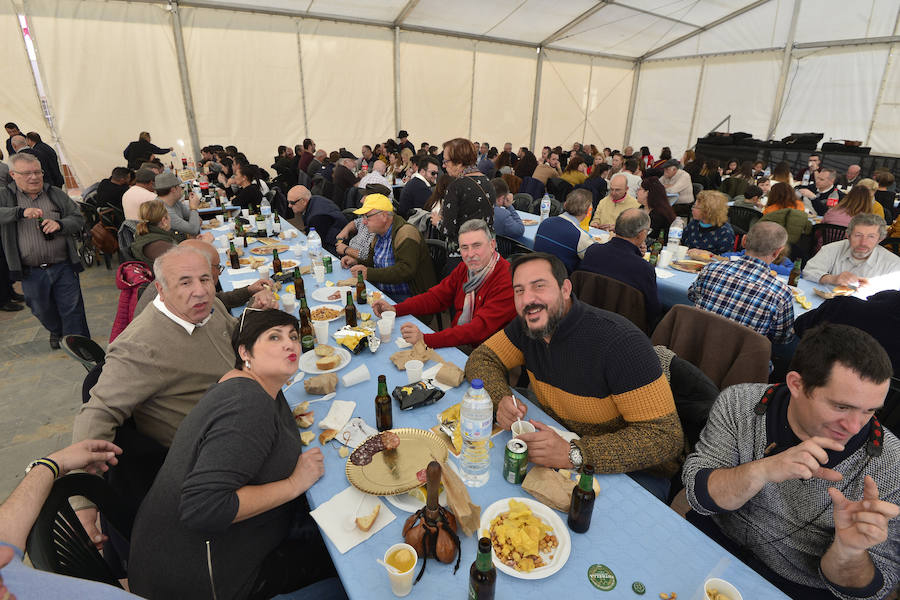 López Miras y Ballesta se retan a una 'pelea' de trovos en Patiño